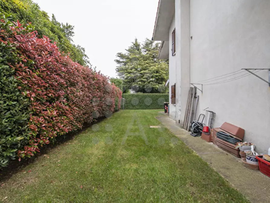 Immagine 34 di Villa in vendita  in Via Venezia a Selvazzano Dentro