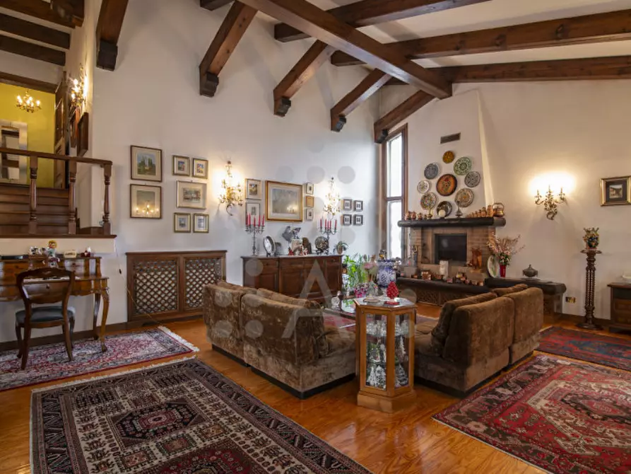 Immagine 48 di Villa in vendita  in Via Venezia a Selvazzano Dentro