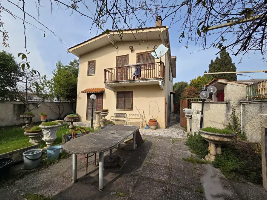 Immagine 2 di Villa in affitto  in via maresca a Roma