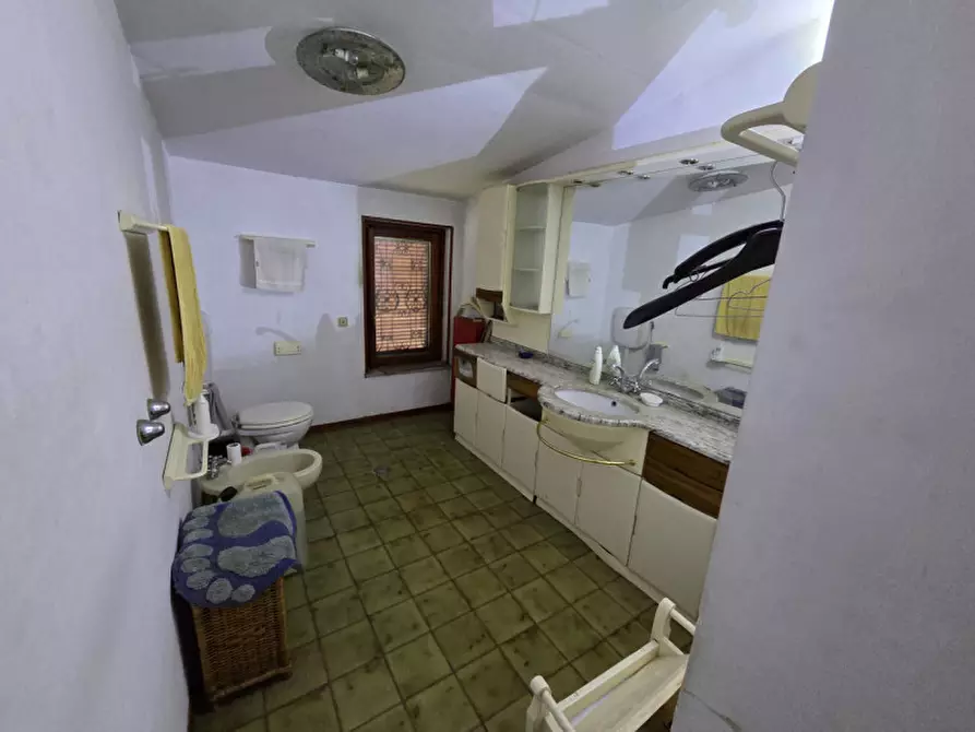 Immagine 10 di Villa in affitto  in via maresca a Roma