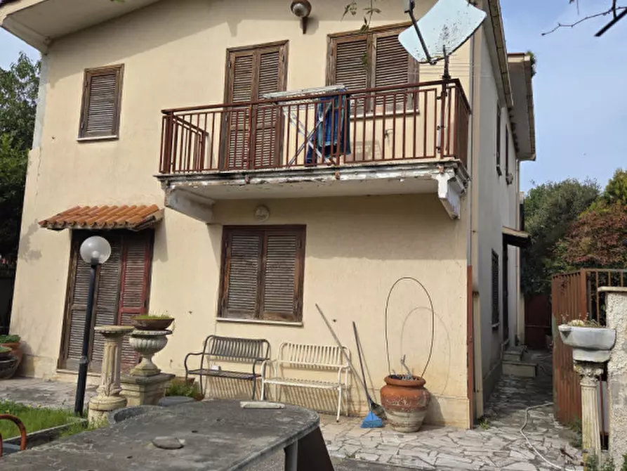Immagine 15 di Villa in affitto  in via maresca a Roma