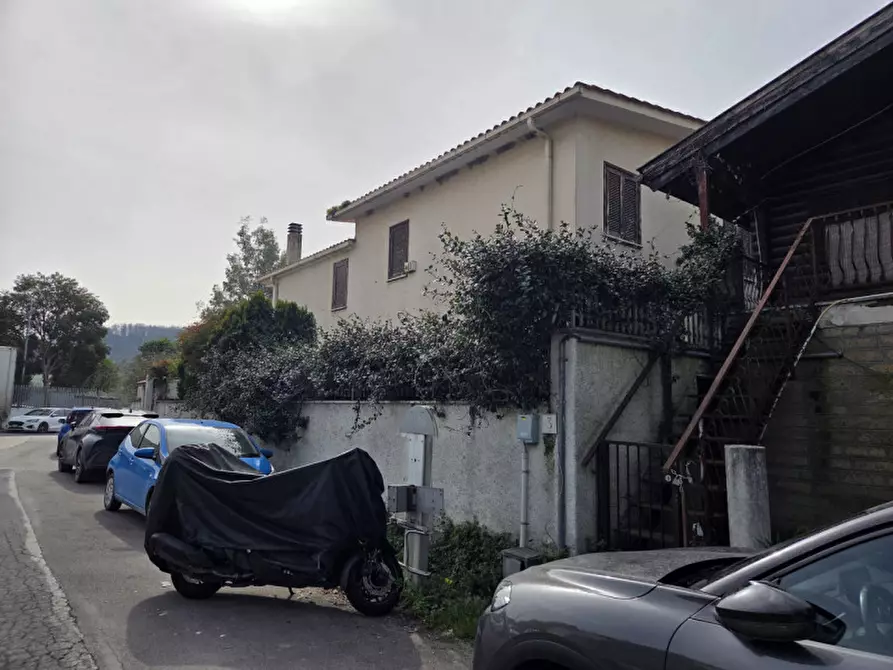 Immagine 22 di Villa in affitto  in via maresca a Roma
