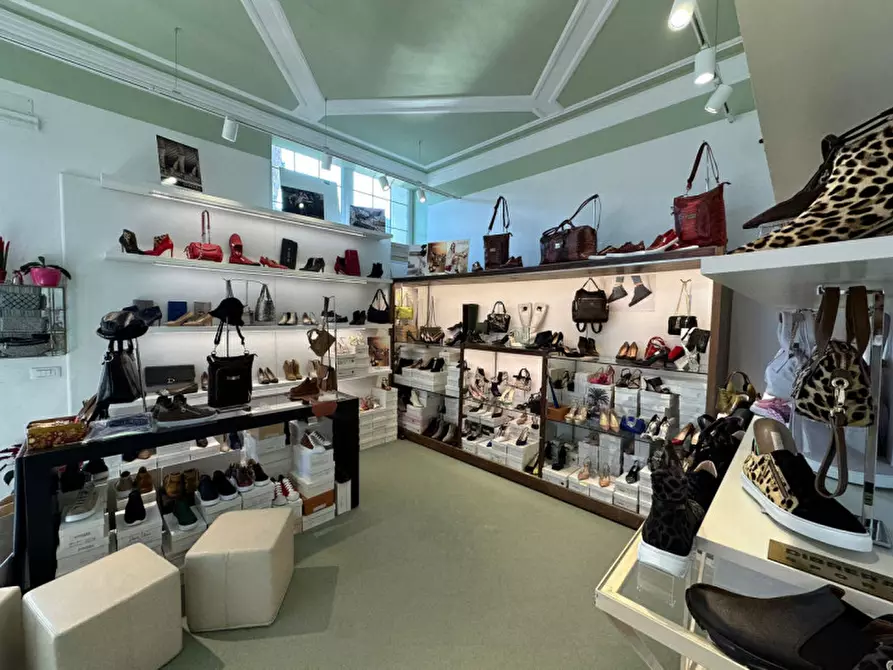 Immagine 6 di Attività commerciale in vendita  in Viale Giosuè Carducci 77 a Cesenatico