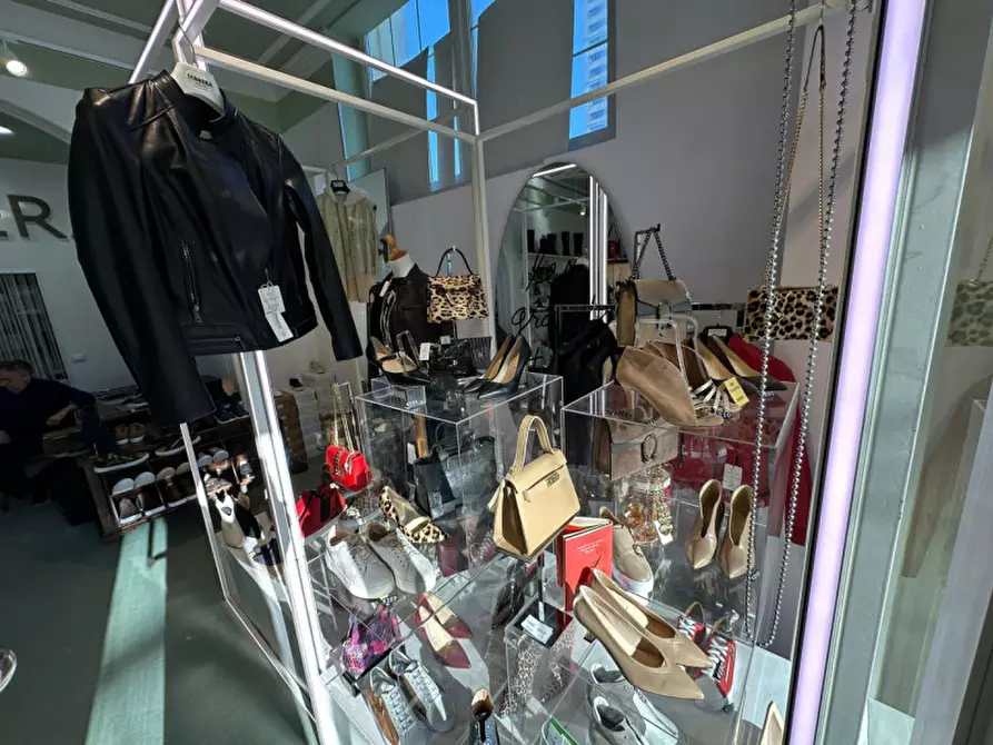 Immagine 8 di Attività commerciale in vendita  in Viale Giosuè Carducci 77 a Cesenatico