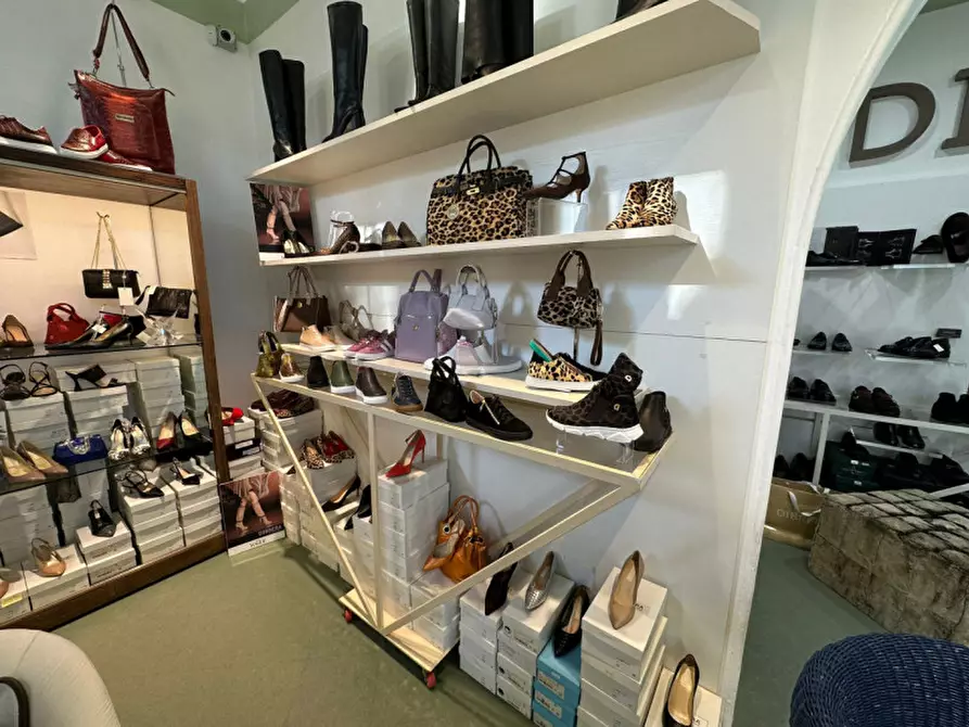 Immagine 11 di Attività commerciale in vendita  in Viale Giosuè Carducci 77 a Cesenatico