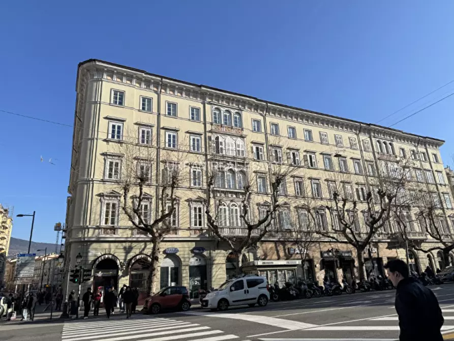 Immagine 14 di Appartamento in affitto  in Via Carducci 8 a Trieste