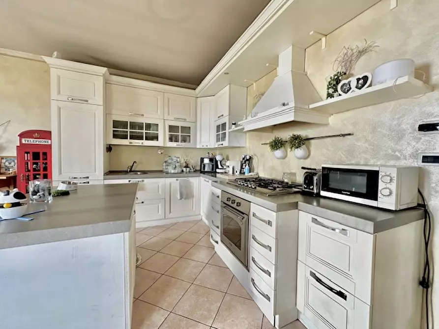 Immagine 9 di Appartamento in affitto  in Via Angelo Landi a Salò