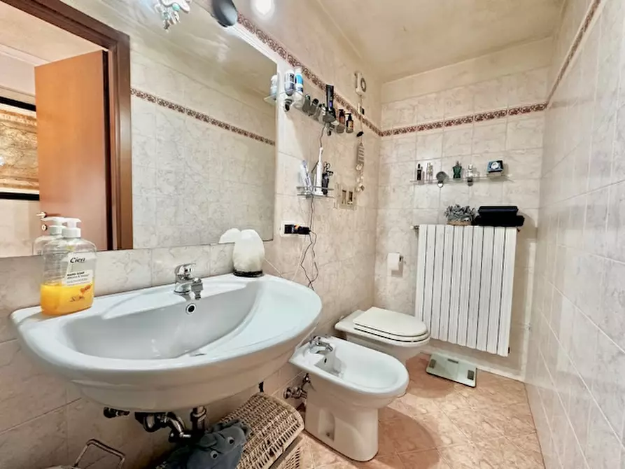 Immagine 17 di Appartamento in affitto  in Via Angelo Landi a Salò