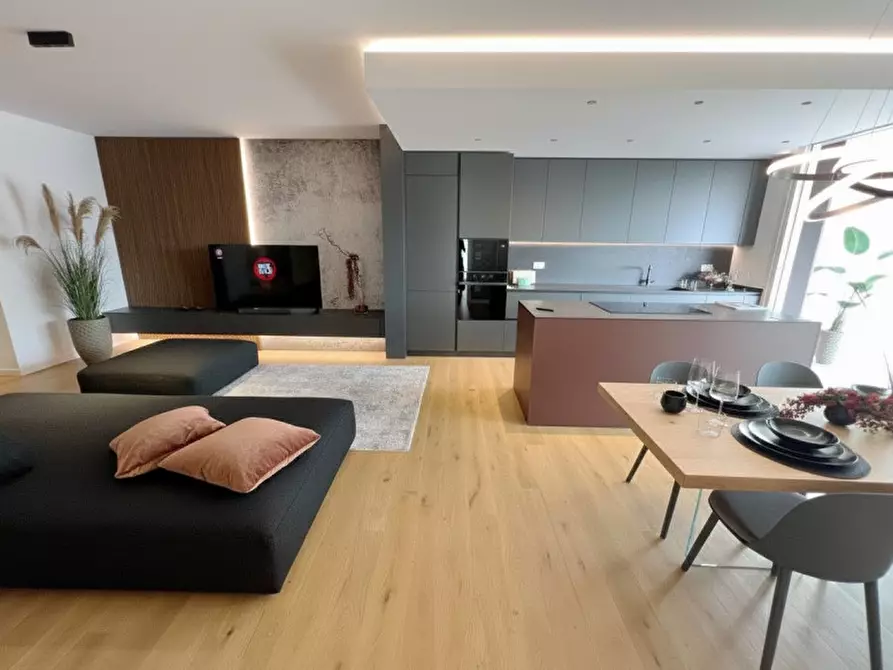 Immagine 1 di Appartamento in vendita  in Via Beato Pellegrino a Padova