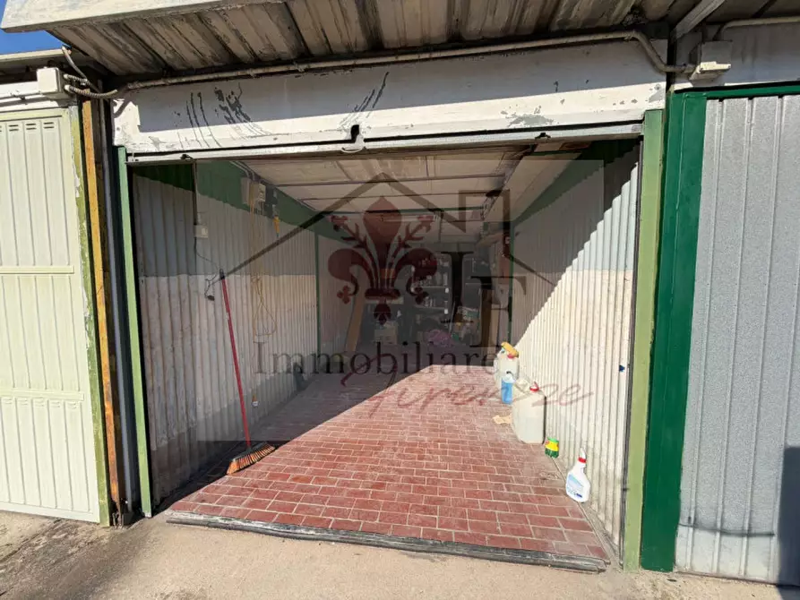 Immagine 2 di Garage in vendita  in via arturo ferrarin a Firenze