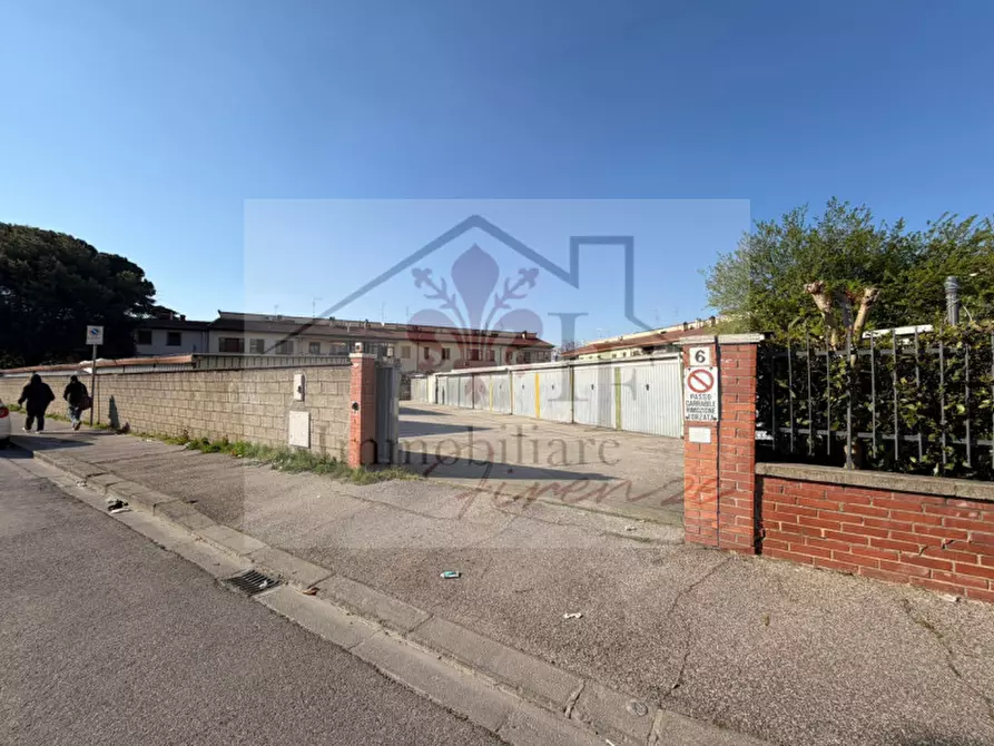 Immagine 4 di Garage in vendita  in via arturo ferrarin a Firenze