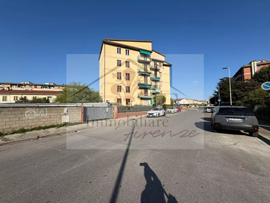 Immagine 5 di Garage in vendita  in via arturo ferrarin a Firenze