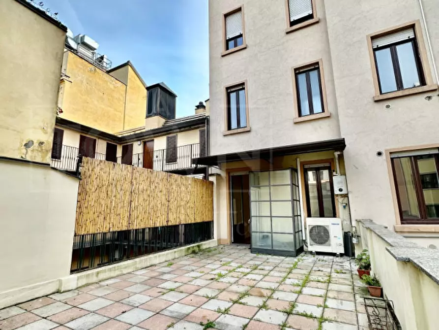 Immagine 7 di Appartamento in affitto  in Piazza Santa Maria Beltrade, 2 a Milano