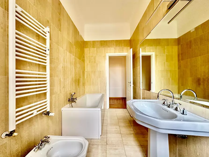 Immagine 32 di Appartamento in affitto  in Piazza Santa Maria Beltrade, 2 a Milano