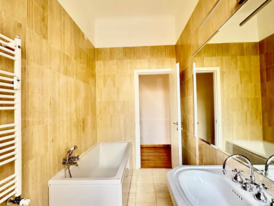 Immagine 33 di Appartamento in affitto  in Piazza Santa Maria Beltrade, 2 a Milano