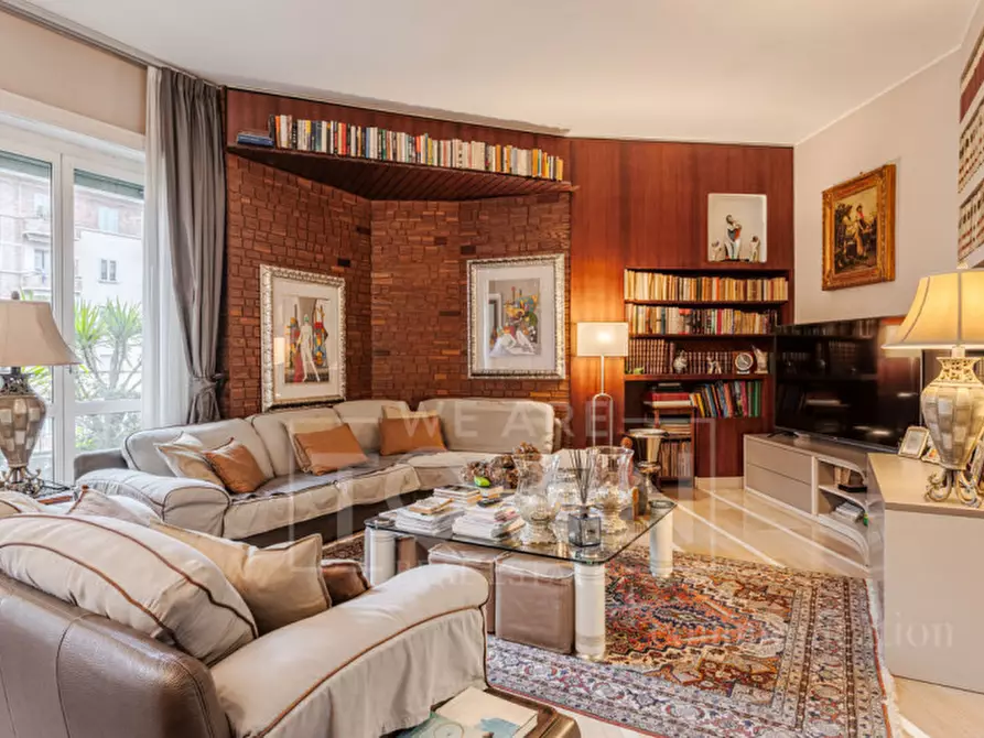 Immagine 2 di Appartamento in vendita  in Viale Emilio Caldara a Milano