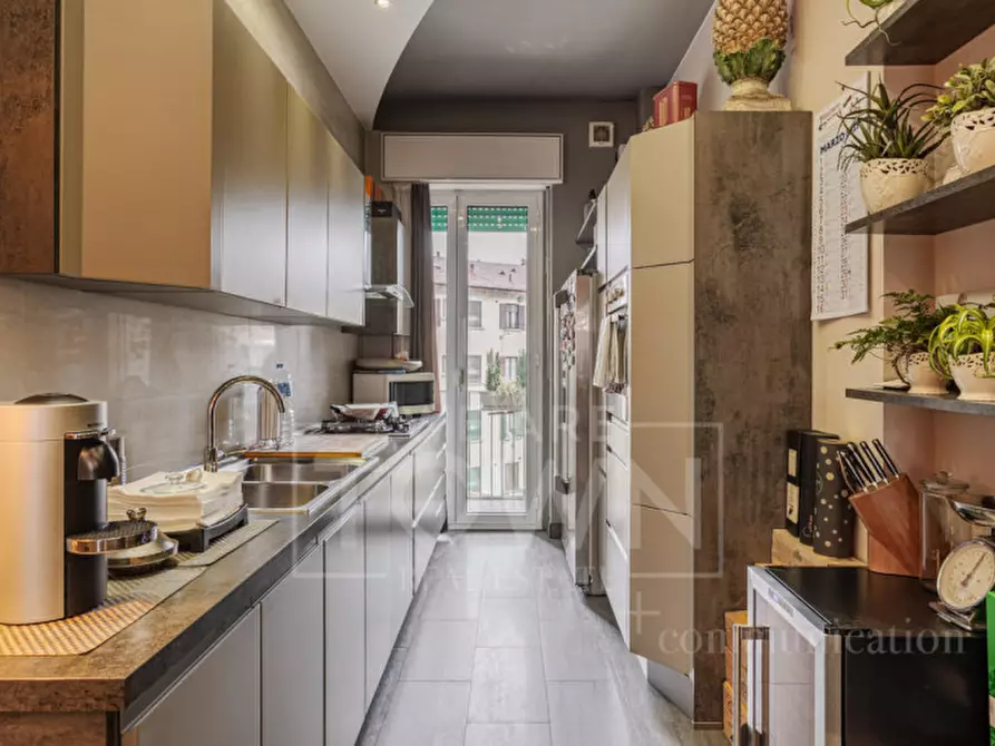 Immagine 5 di Appartamento in vendita  in Viale Emilio Caldara a Milano