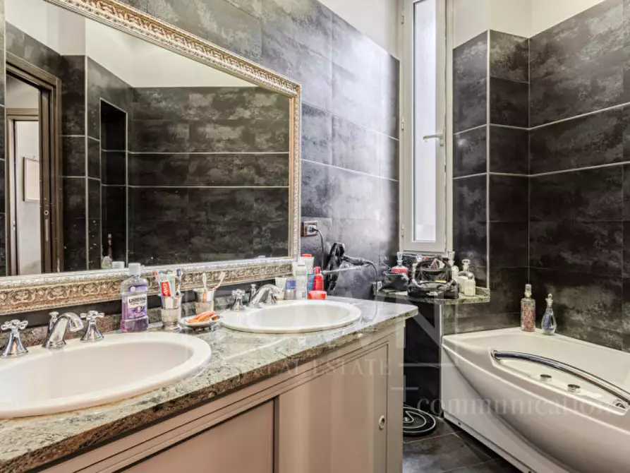 Immagine 10 di Appartamento in vendita  in Viale Emilio Caldara a Milano