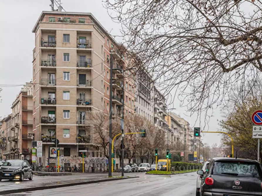 Immagine 19 di Appartamento in vendita  in Viale Emilio Caldara a Milano