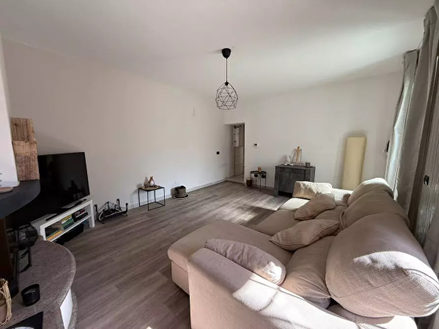 Immagine 2 di Appartamento in vendita  in Via Vittorio Emanuele II, 7 a Oltrona Di San Mamette