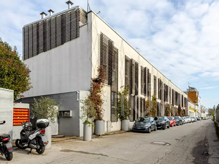 Immagine 29 di Appartamento in vendita  in Via Michele Pericle Negrotto, 31/10 a Milano