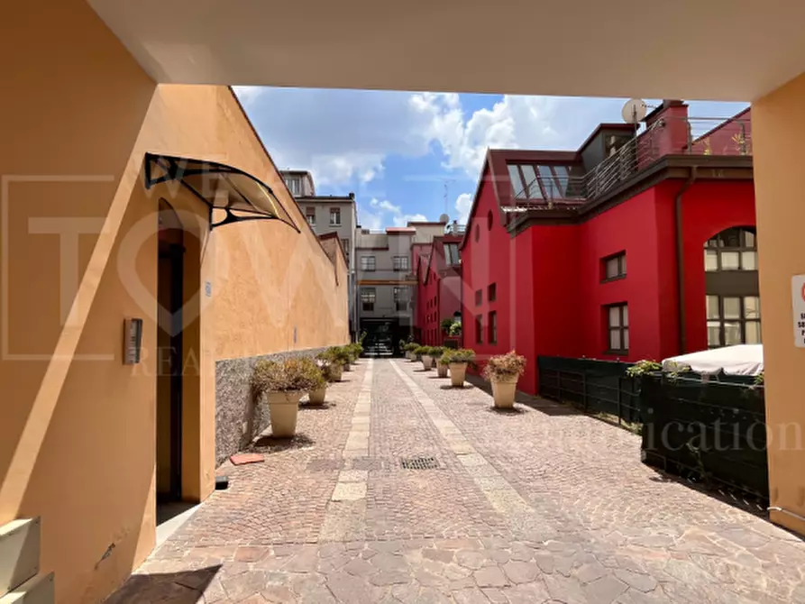 Immagine 9 di Appartamento in vendita  in Via Cesare Ajraghi a Milano