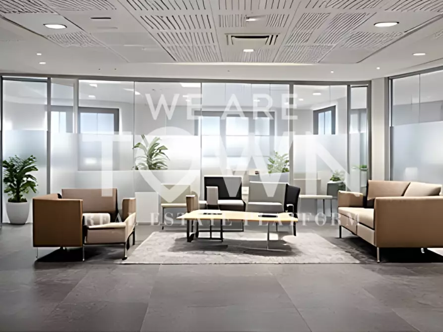 Immagine 2 di Ufficio in vendita  in Piazza Giuseppe Maggiolini a Parabiago