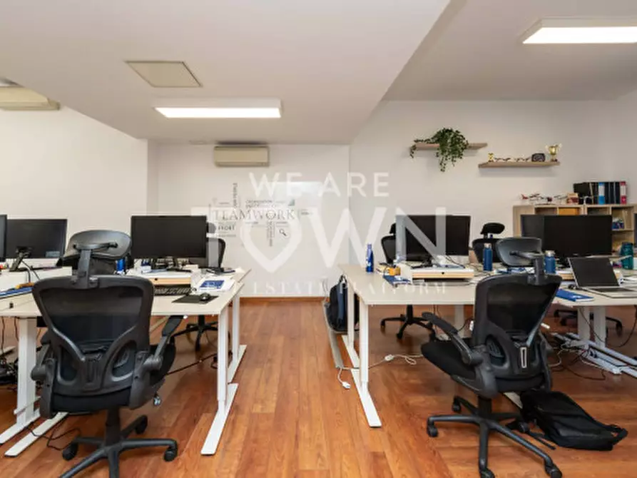 Immagine 17 di Ufficio in affitto  in Via Giacomo Leopardi, 1 a Milano