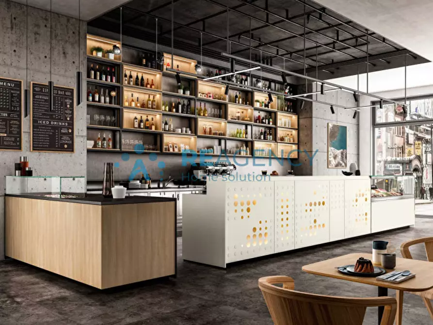 Immagine 2 di Attività commerciale in vendita  a Vicenza