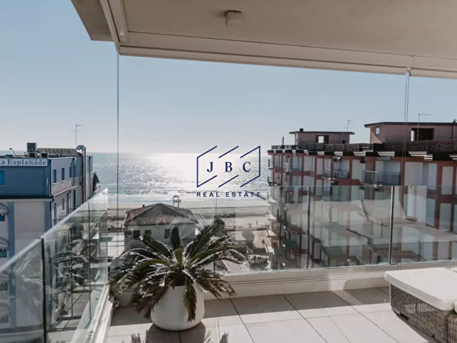Immagine 1 di Attico in vendita  in Via Andrea Bafile 26°accesso al mare a Jesolo