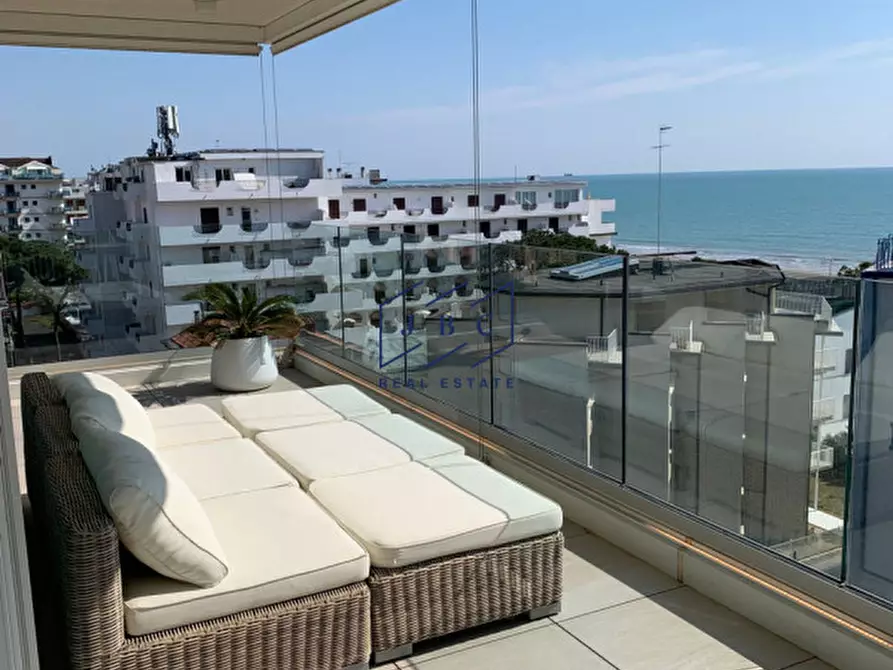 Immagine 2 di Attico in vendita  in Via Andrea Bafile 26°accesso al mare a Jesolo
