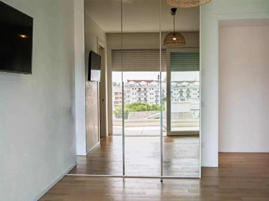 Immagine 19 di Attico in vendita  in Via Andrea Bafile 26° accesso al mare a Jesolo
