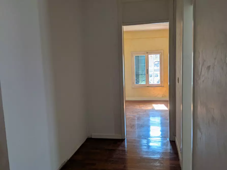 Immagine 11 di Appartamento in vendita  in Piazza della Frutta a Padova