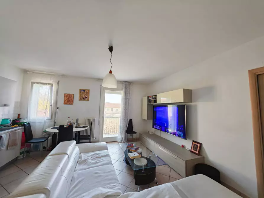 Immagine 2 di Appartamento in vendita  a Rovigo