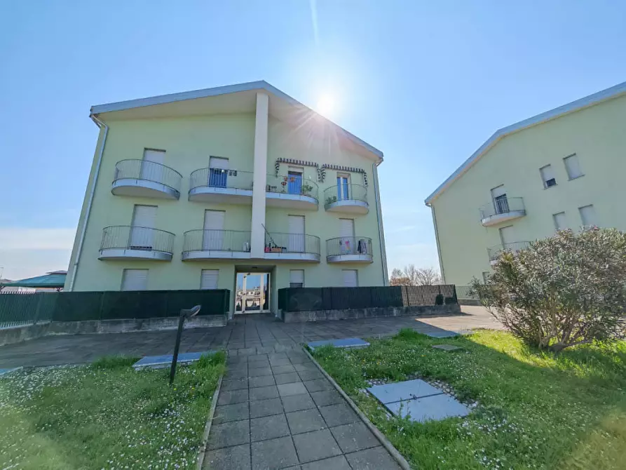 Immagine 8 di Appartamento in vendita  a Rovigo