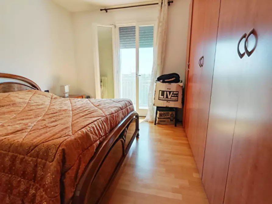 Immagine 11 di Appartamento in vendita  a Rovigo