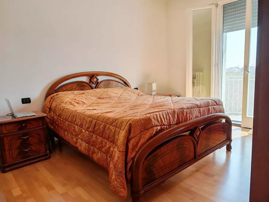 Immagine 18 di Appartamento in vendita  a Rovigo