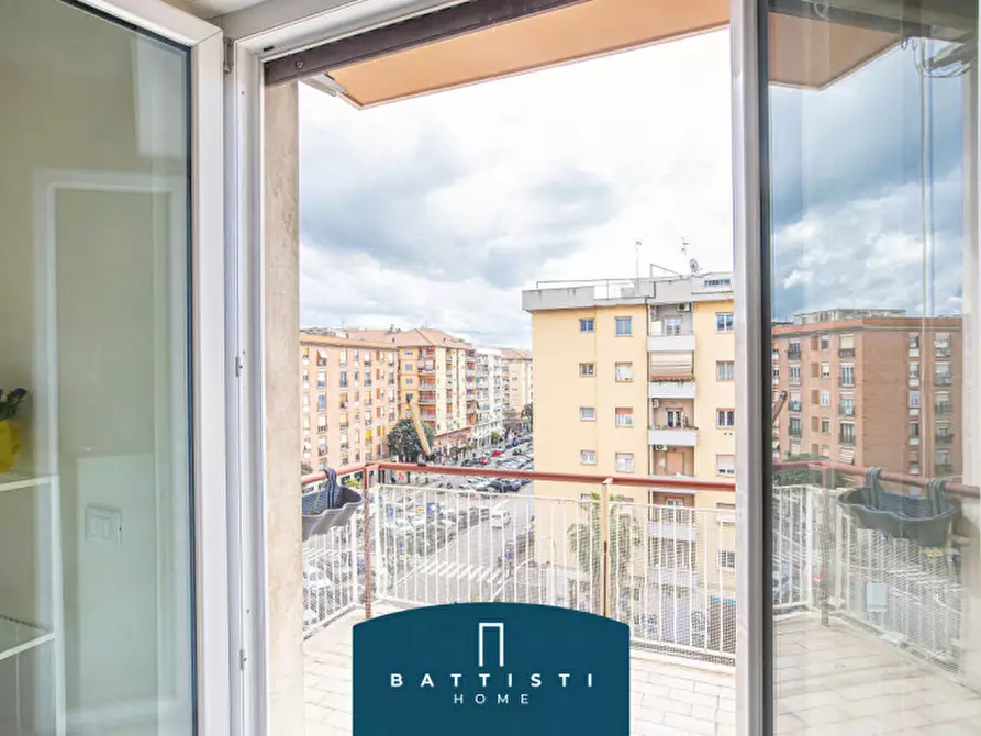 Immagine 13 di Appartamento in vendita  in Largo Appio Claudio a Roma