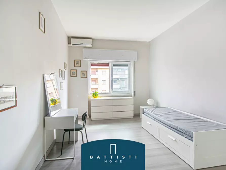 Immagine 24 di Appartamento in vendita  in Largo Appio Claudio a Roma