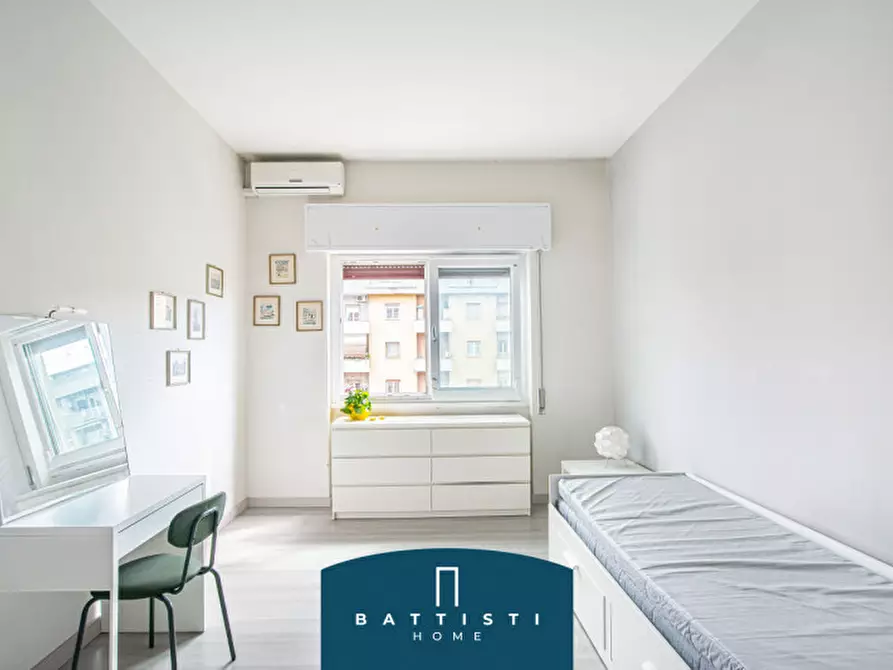 Immagine 26 di Appartamento in vendita  in Largo Appio Claudio a Roma