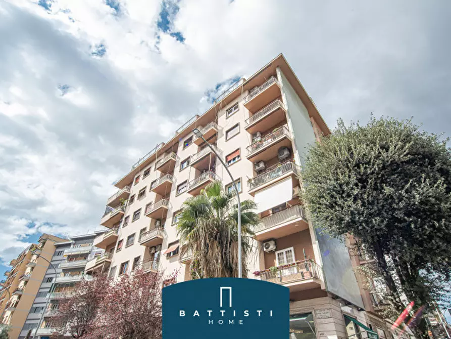 Immagine 34 di Appartamento in vendita  in Largo Appio Claudio a Roma