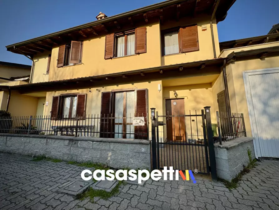 Immagine 3 di Villa in vendita  in Via Del Glicine 4 a Landriano