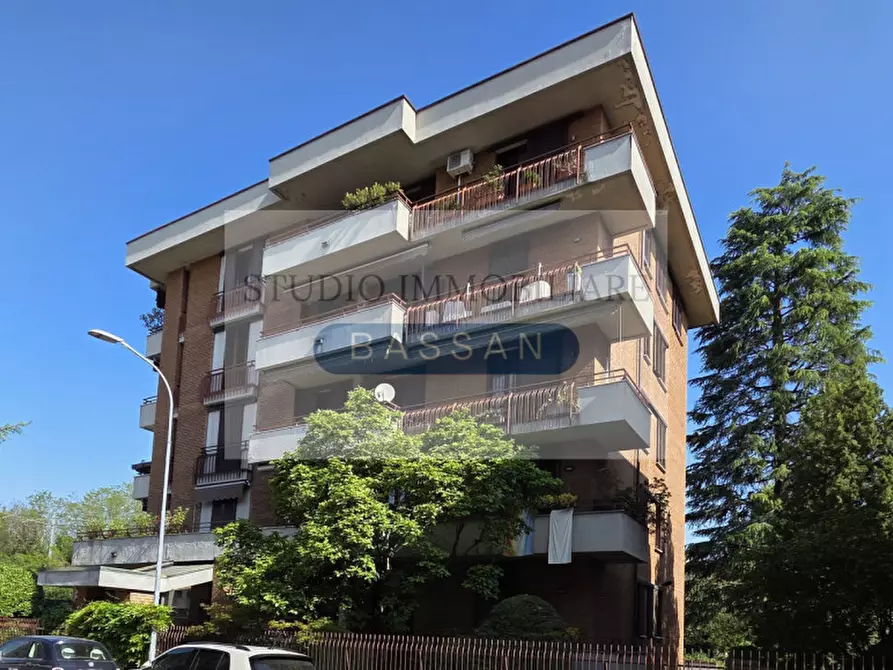 Immagine 1 di Appartamento in vendita  in Via Alessandro Volta 32 a Gallarate