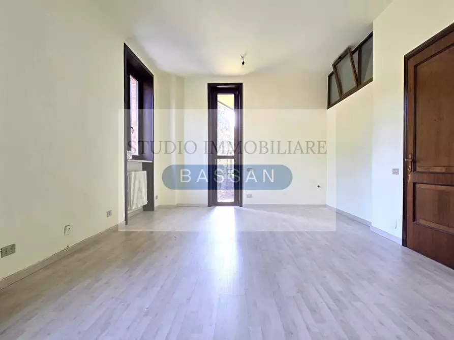 Immagine 10 di Appartamento in vendita  in Via Alessandro Volta 32 a Gallarate