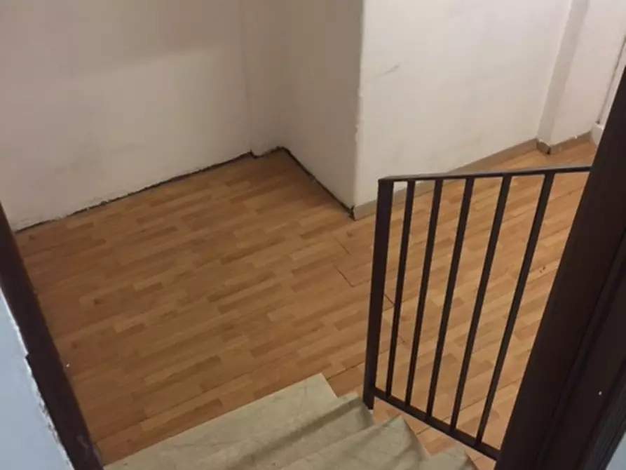 Immagine 5 di Negozio in affitto  in Via Edoardo Bassini a Milano