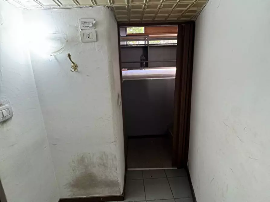 Immagine 7 di Negozio in affitto  in Via Edoardo Bassini a Milano