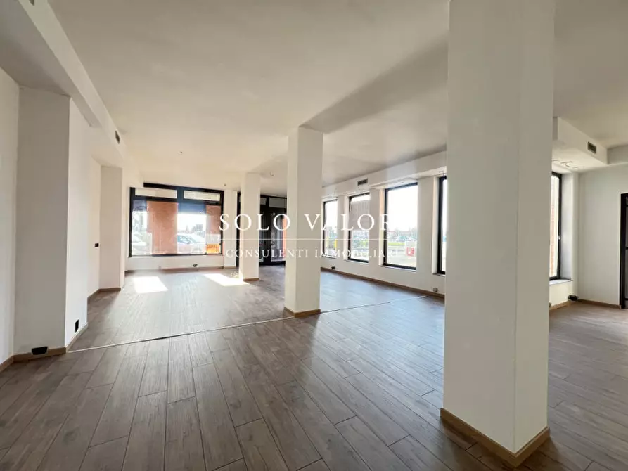 Immagine 1 di Negozio in vendita  a Castelfranco Veneto