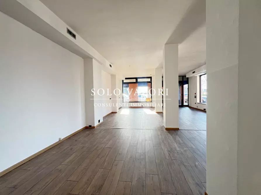 Immagine 3 di Negozio in vendita  a Castelfranco Veneto