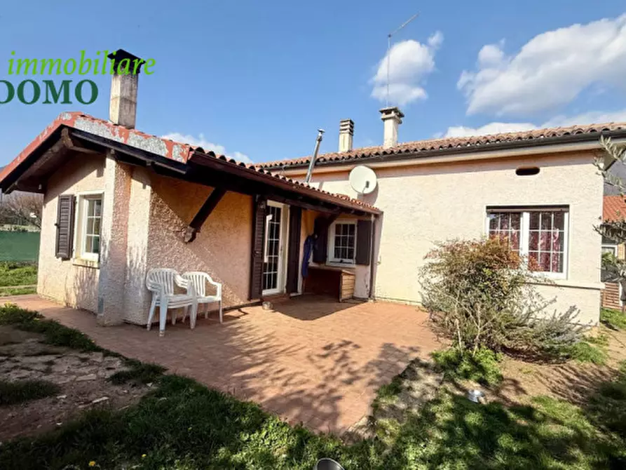 Immagine 1 di Casa indipendente in vendita  a Piovene Rocchette
