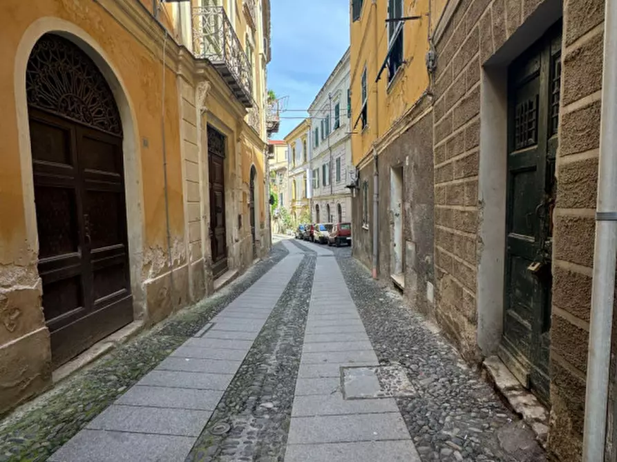 Immagine 3 di Appartamento in vendita  in Via dell'Insinuazione a Sassari
